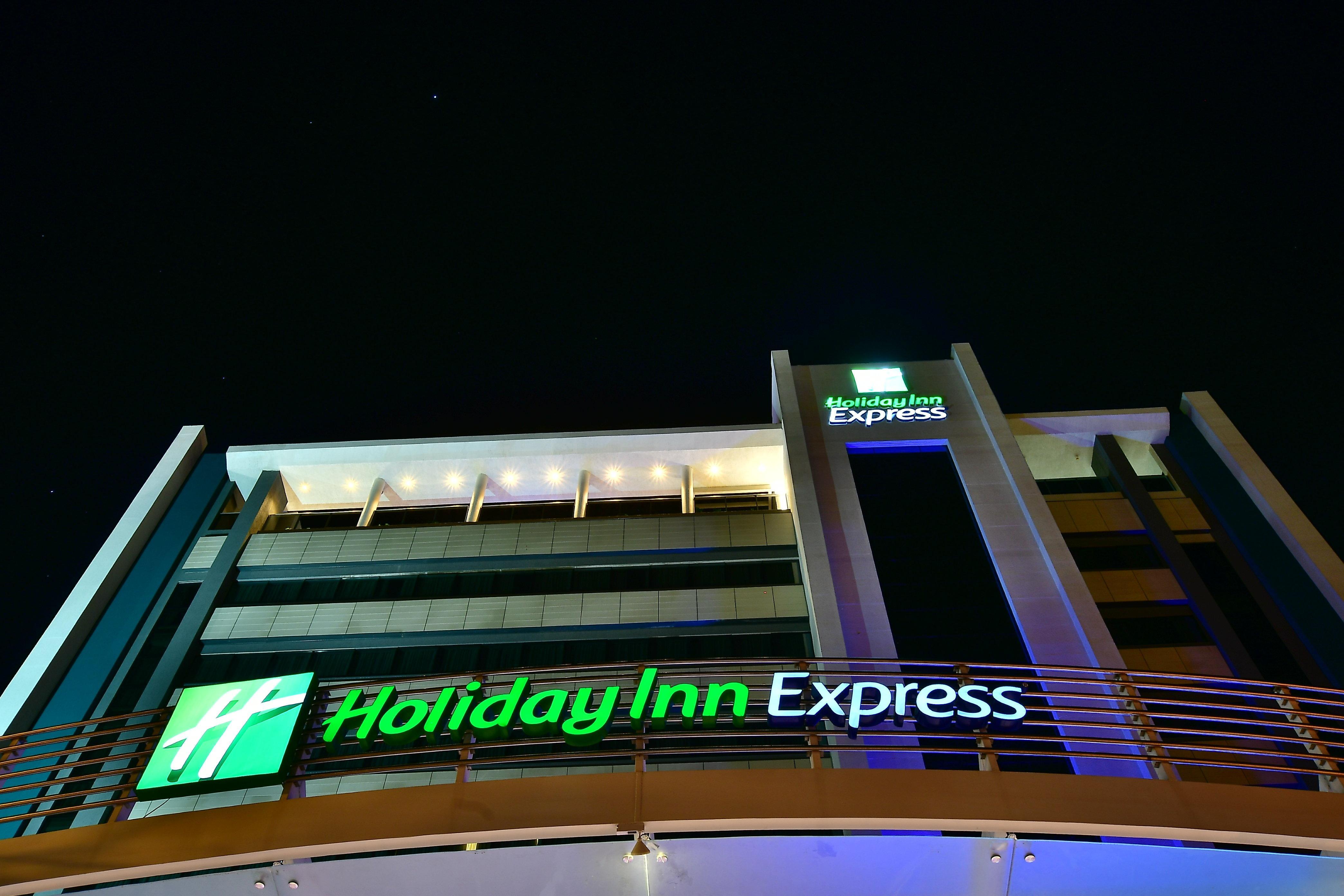 Holiday Inn Express Asuncion Aviadores By Ihg Zewnętrze zdjęcie
