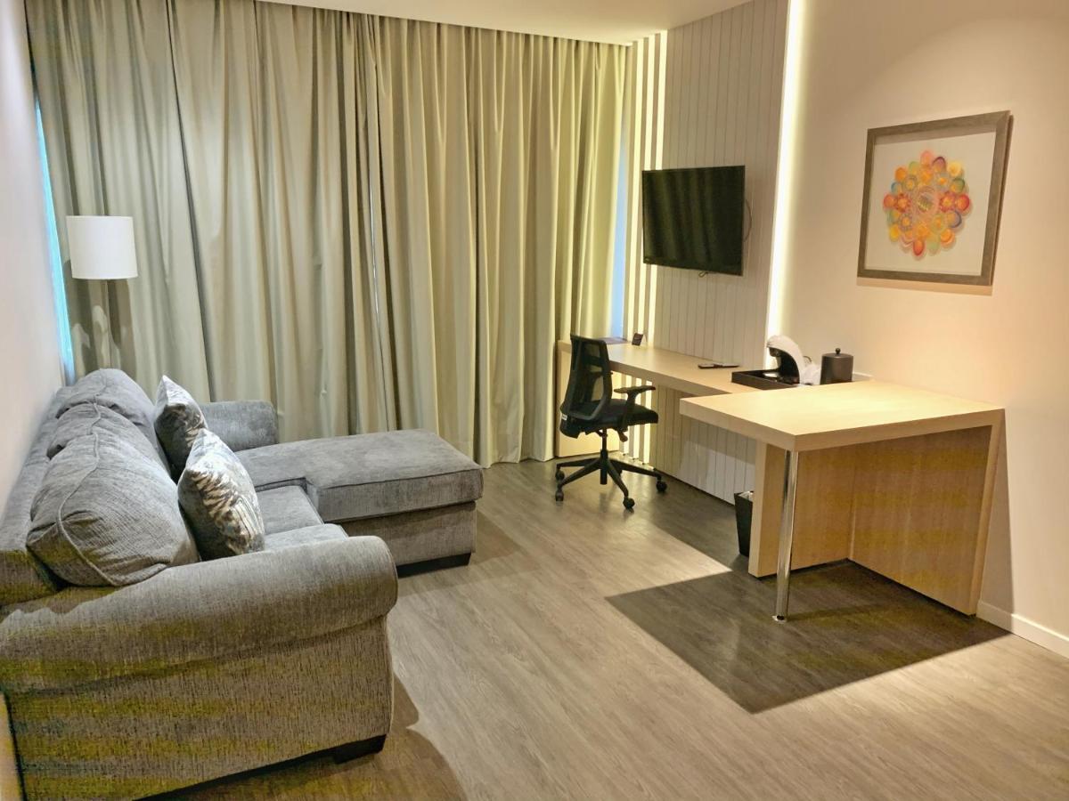 Holiday Inn Express Asuncion Aviadores By Ihg Zewnętrze zdjęcie